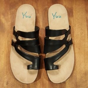 Yuu Julia Sandals